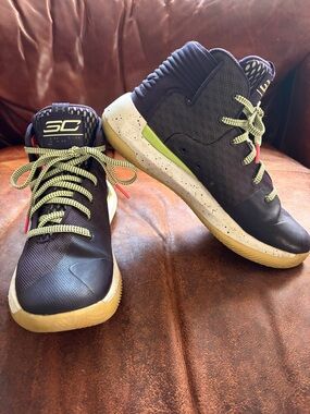 Under Armour Wardell Sc Basketball Shoes High Top Blue GLO IN THE DARK!! Sz 5.5Y